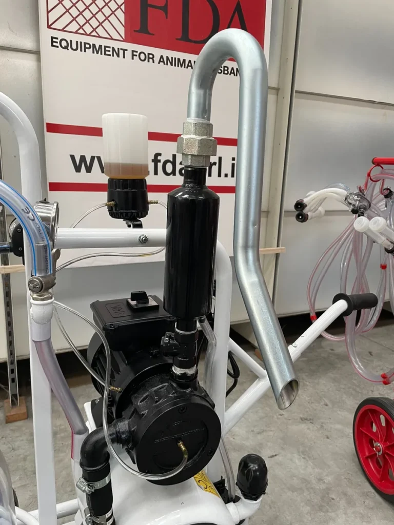 Dettaglio della pompa del vuoto a bagno d'olio per mungitrice portatile FDA SRL